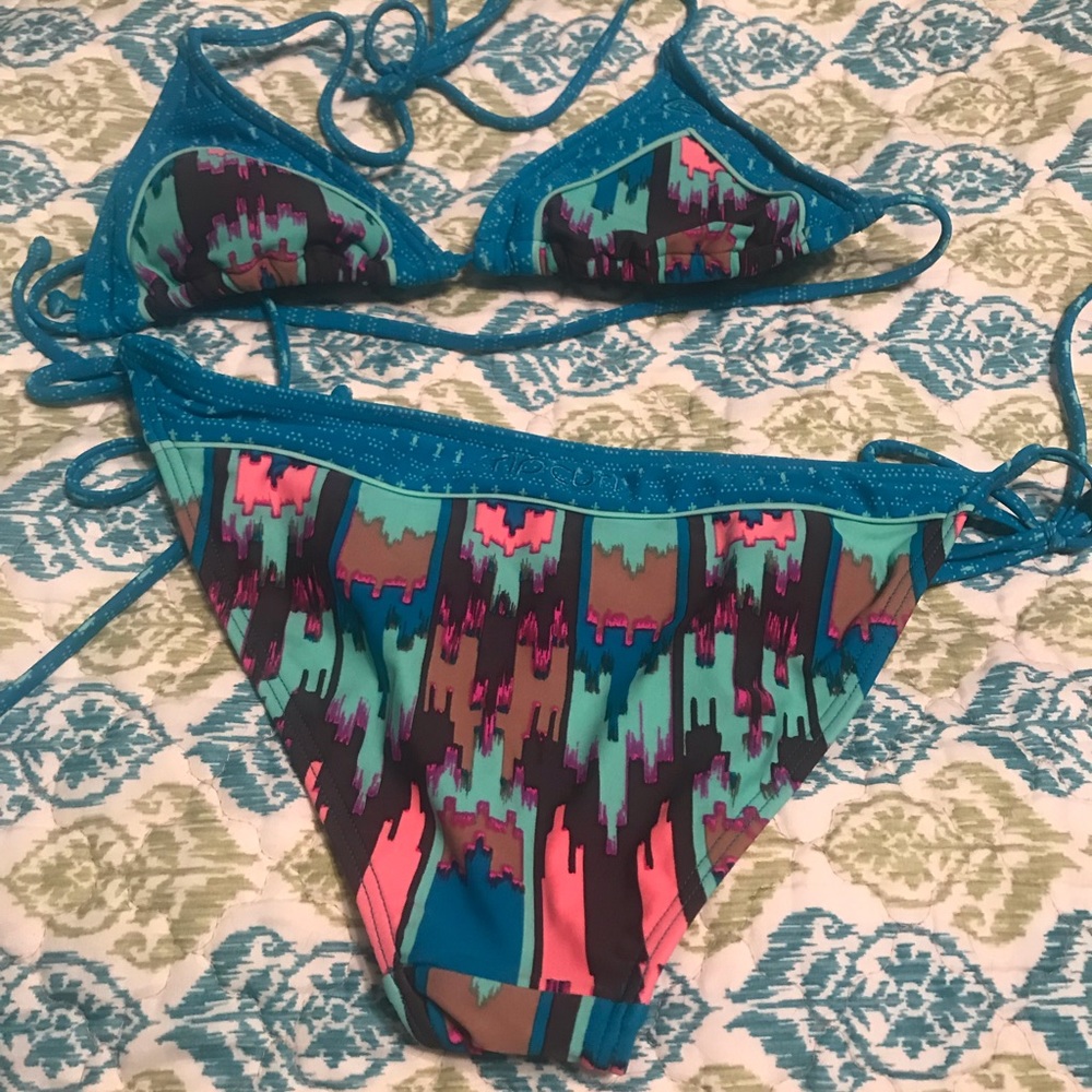 Blue printed bikini - Picture 2 of 2